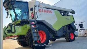 TRION 520 Combine Harvester and Accessories