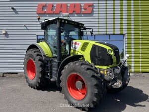 AXION 830 T4F CMATIC Pick-Up for Self-Propelled Forage Harvester