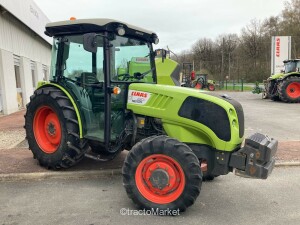 TRACTEUR CLAAS NEXOS 230 F Mixer