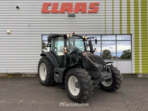 TRACTEUR VALTRA G105 Forage wagon