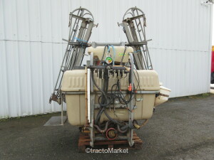 PULVERISATEUR AGUIRRE 1000L Orchard tractor