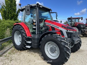TRACTEUR MF 5S105 + ADPT MX Tractors